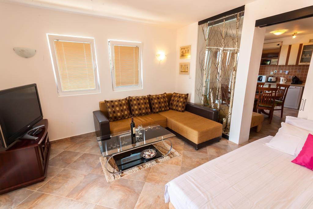 Apartments Mila Krimovice Szoba fotó
